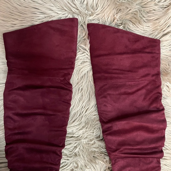 Knee High boots - Picture 3 of 4